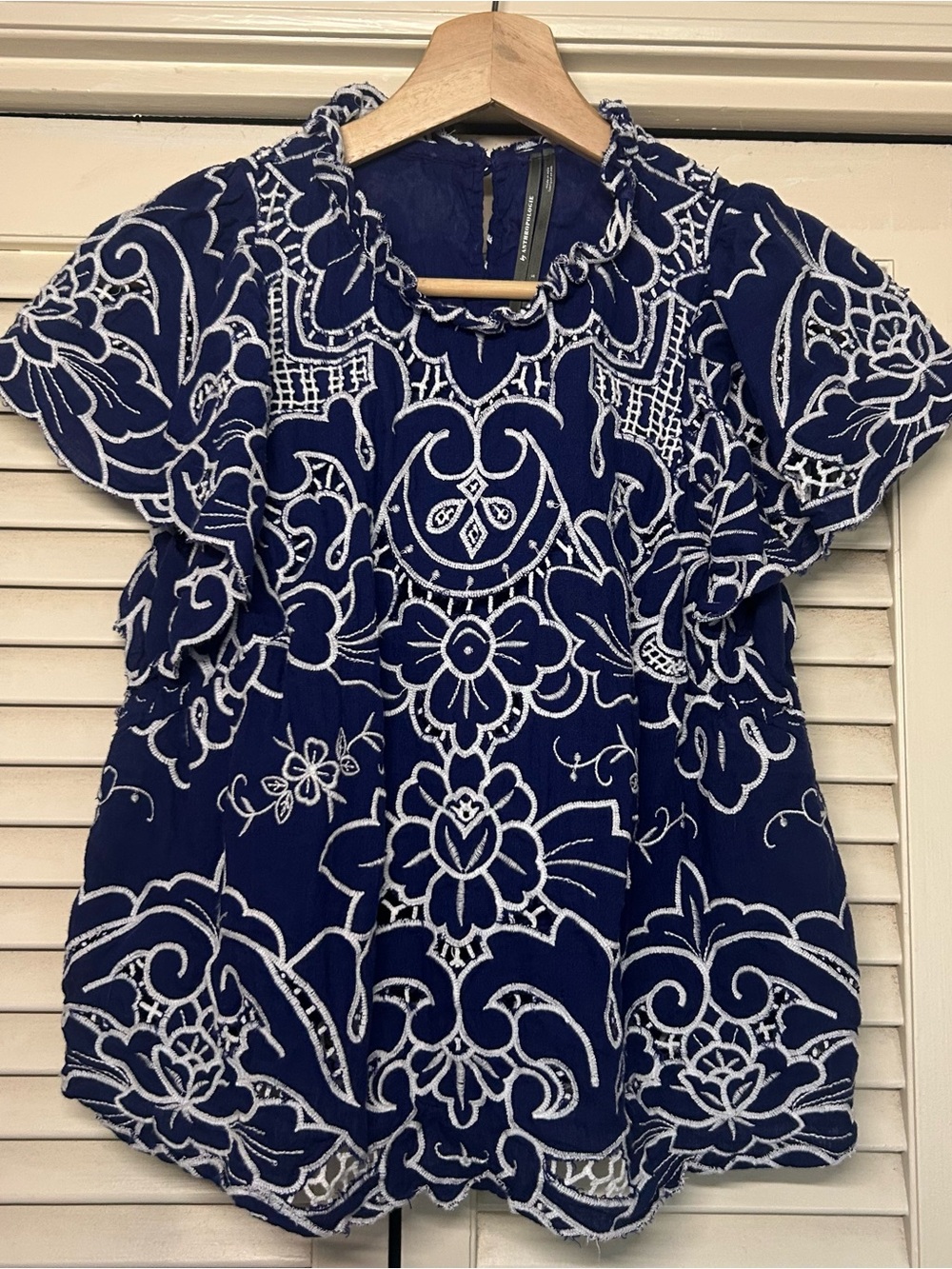 Anthropologie Lainie Lace Cutwork Blouse Navy White Floral Small
